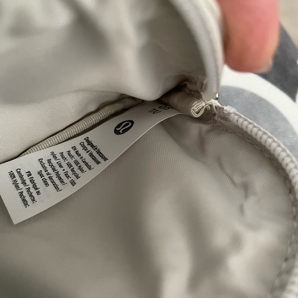 Lululemon Zip Pouch - Picture 4 of 4
